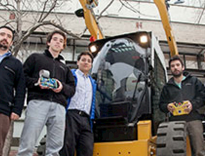 imagen correspondiente a la noticia: "Ingenieros transforman excavadora en robot tipo "Wall-E" para la minería"