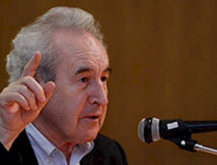 imagen correspondiente a la noticia: "Escritor irlandés, John Banville dicta charla en Facultad de Arquitectura"