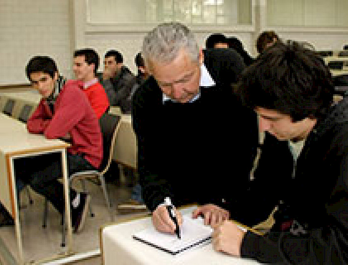 imagen correspondiente a la noticia: "Rector escribió sobre proyecto de ley de una nueva carrera docente"